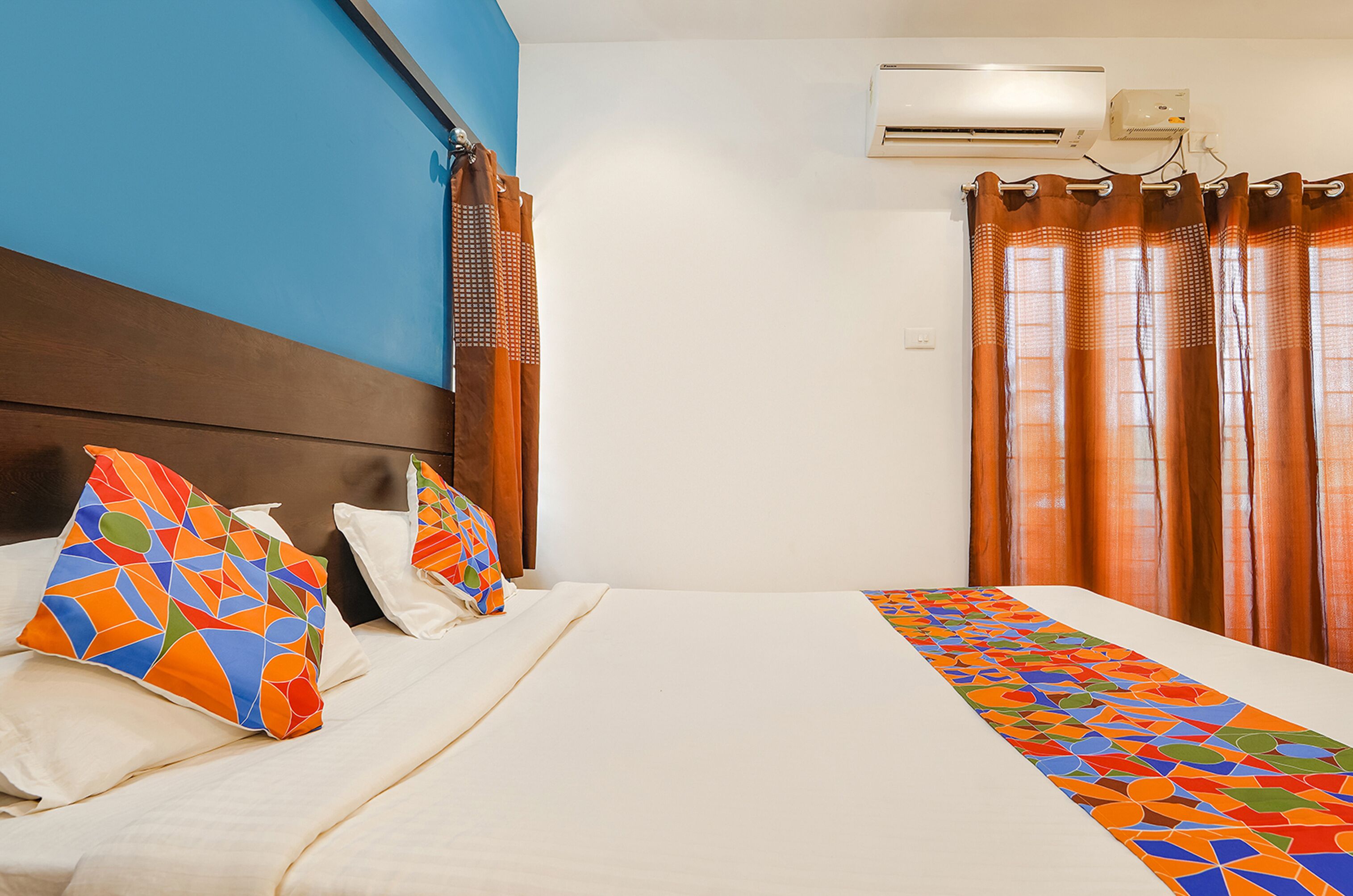 egyptian cotton sheets, premium bedding, in-room safe, free wifi