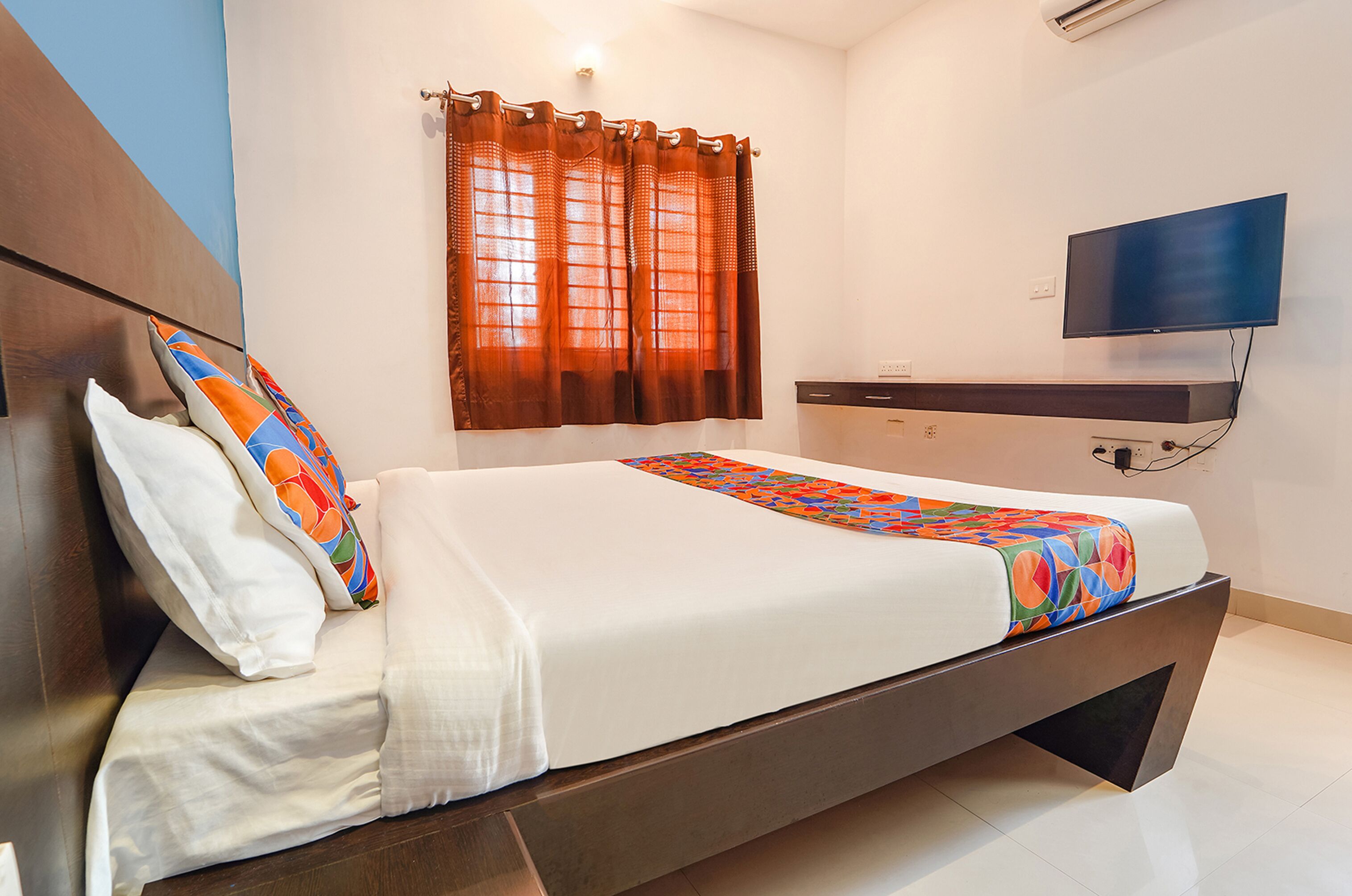 egyptian cotton sheets, premium bedding, in-room safe, free wifi