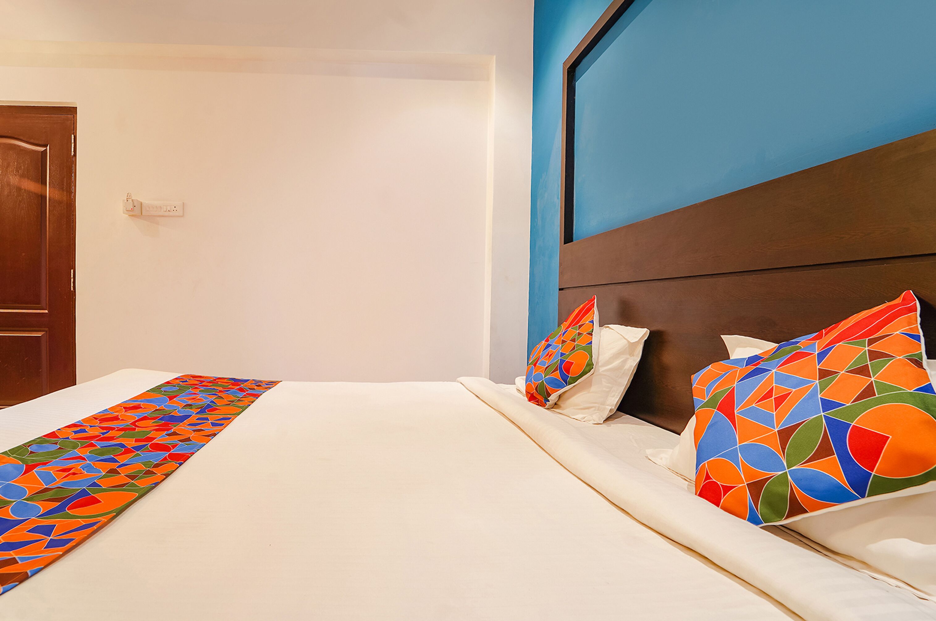 egyptian cotton sheets, premium bedding, in-room safe, free wifi