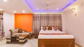 Premium Room | Egyptian cotton sheets, premium bedding, in-room safe, free WiFi