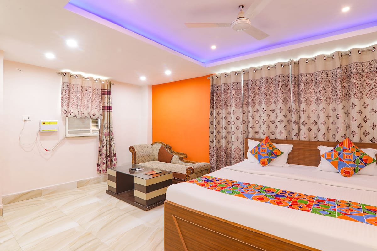 Egyptian cotton sheets, premium bedding, in-room safe, free WiFi