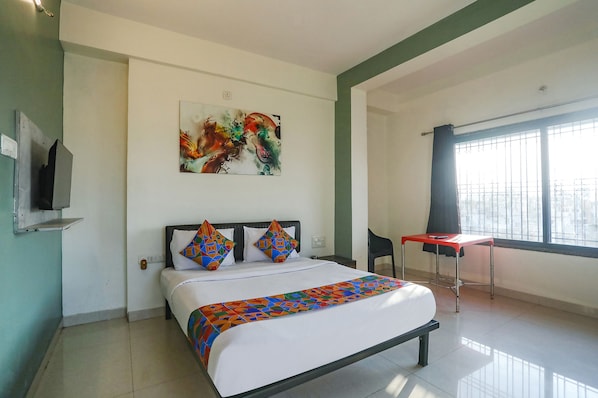 Egyptian cotton sheets, premium bedding, in-room safe, free WiFi