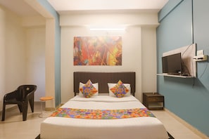 Egyptian cotton sheets, premium bedding, in-room safe, free WiFi