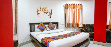 Egyptian cotton sheets, premium bedding, in-room safe, free WiFi