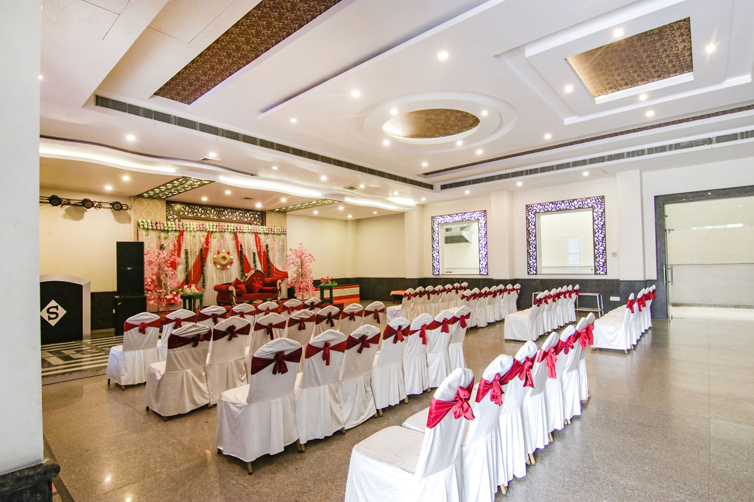 Banquet hall