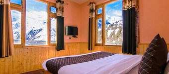 Fabhotel Sissu Regency