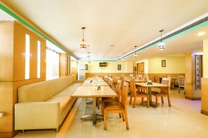Restaurant - Fabhotel Prime Mahalaya Residency (Chennai)