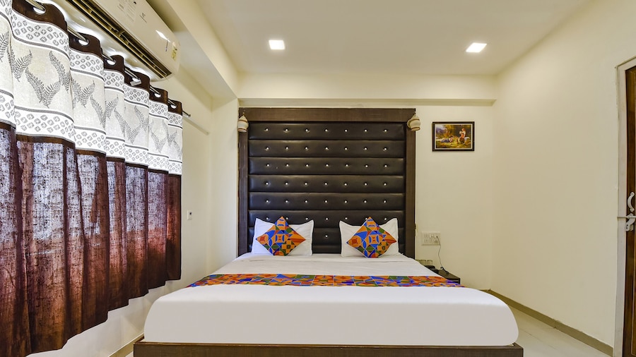 Fabhotel Crystal Inn Ii