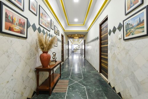 Fabhotel Crystal Inn Ii