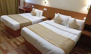 Egyptian cotton sheets, premium bedding, in-room safe, free WiFi - Fabhotel Prime Denzong Shiron (Gangtok)