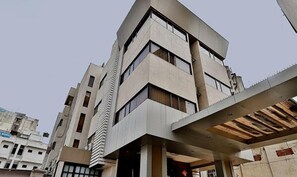 Exterior - Fabhotel Prime Raajpath (Vadodara)