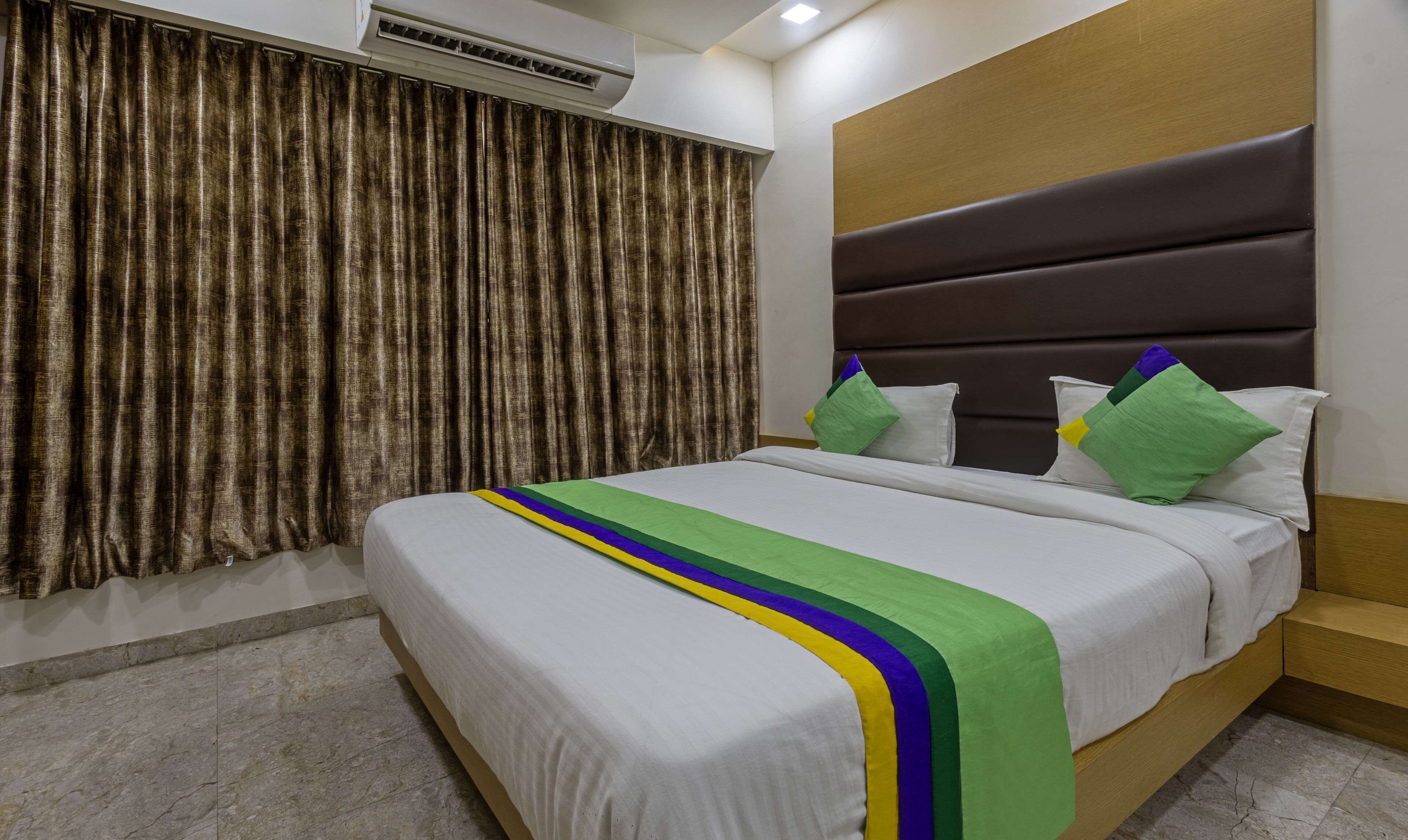 Økonomi-dobbeltrom | Safe på rommet, skrivebord og strykejern/-brett