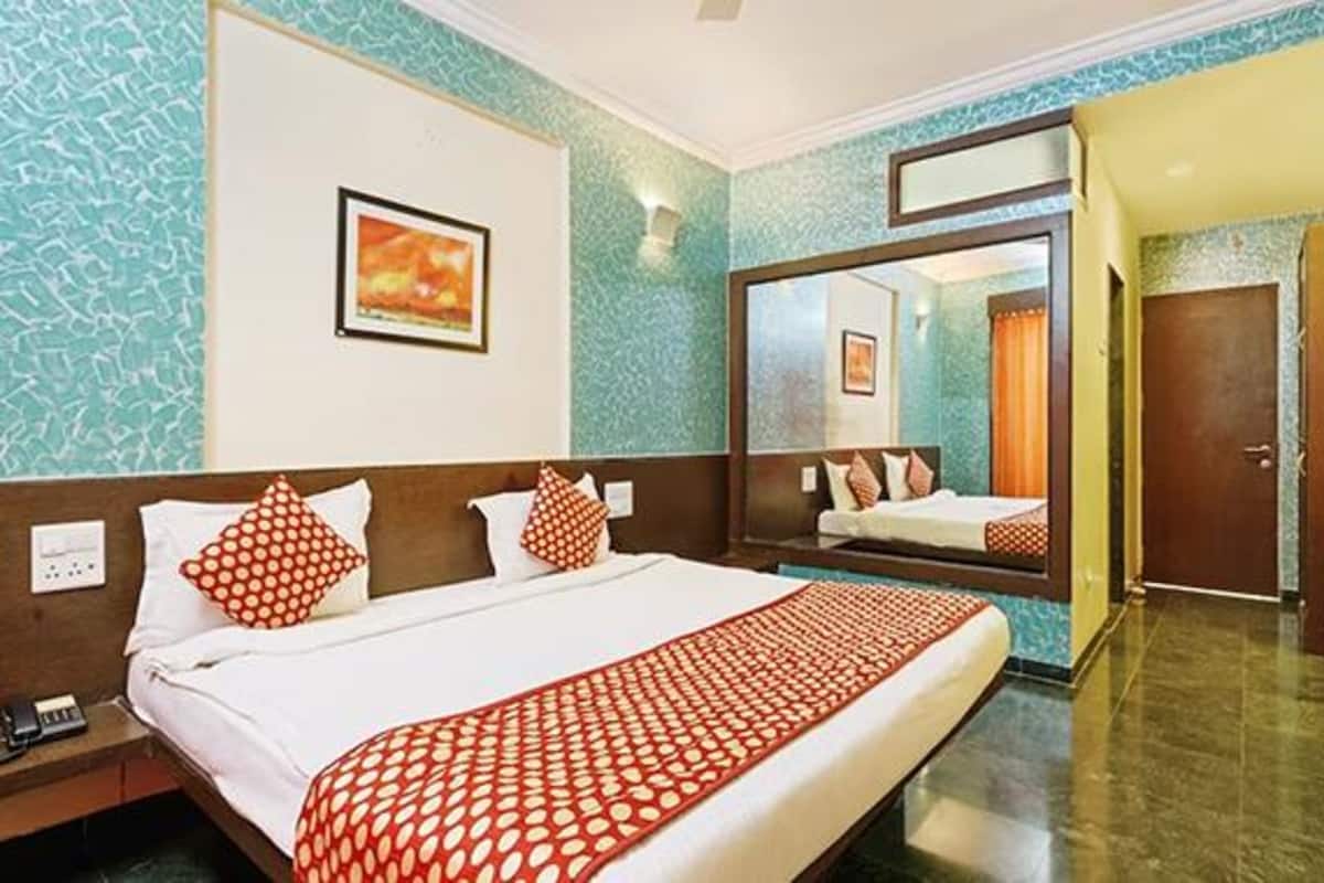 Family Room | Egyptian cotton sheets, premium bedding, in-room safe, free WiFi
