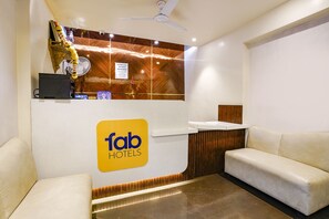 Reception - Fabhotel Springs Lodging (Mumbai)