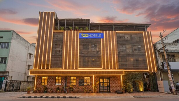 A modern building with a sign reading "fab hotels". - Fabhotel Springs Lodging (Mumbai)