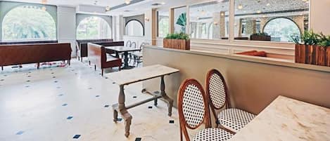 Coin salon dans le hall