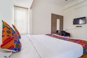Egyptian cotton sheets, premium bedding, in-room safe, free WiFi - Fabhotel Snow Drop (Coimbatore)