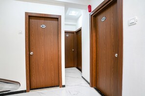 Lobby - Fabhotel Fortuna Inn (Navi Mumbai)