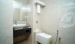 샤워 시설, 레인폴 샤워기, 무료 세면용품, 슬리퍼