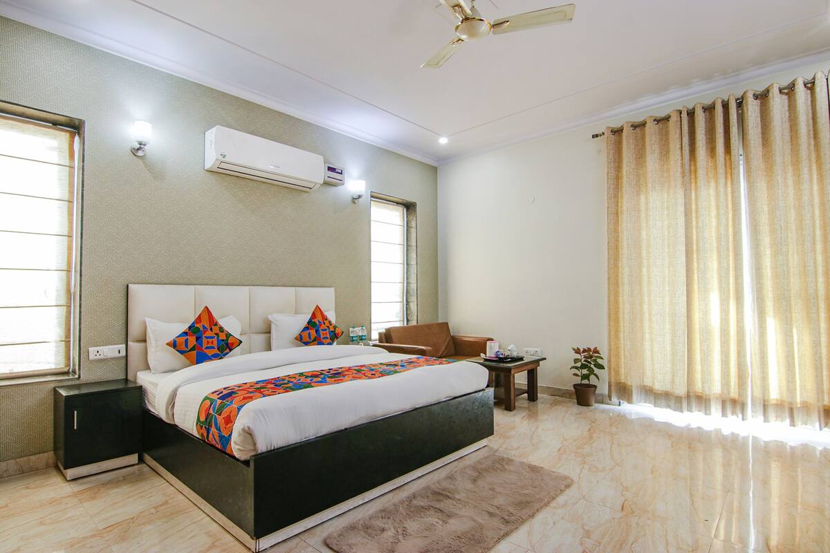 Egyptian cotton sheets, premium bedding, in-room safe, soundproofing