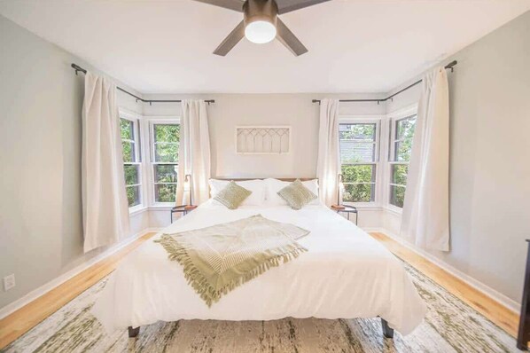 2 dormitoris, un bressol de viatge i wifi 