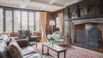 TV, peis og kontorer