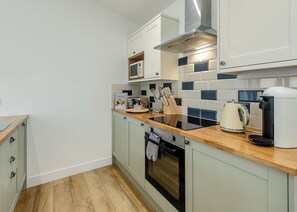Fridge, oven, stovetop, toaster