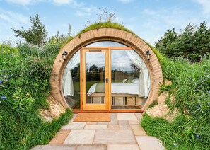 Unclassified image, 4 of 26, button