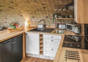 Refrigerador, horno, parrilla de estufa y tostadora