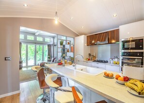 Réfrigérateur, grille-pain