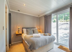 2 bedrooms - The Watchtower (Pet) (Snowdonia)