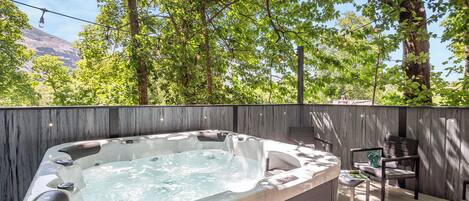 مغطس سبا خارجي