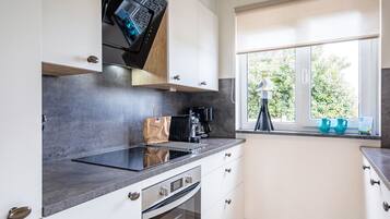 Refrigerador, horno, parrilla de estufa y lavavajillas