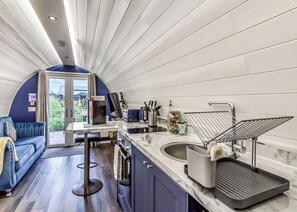 Fridge, oven, stovetop, toaster