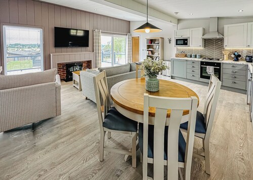 2 bedroom accommodation in Tewkesbury