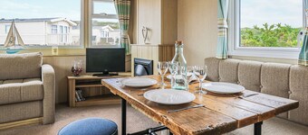 Large 12ft-wide caravan with one double with en suite W.