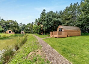 Property grounds - Lakeside Micro Lodge (Scarborough)