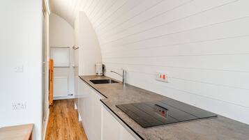 Fridge, oven, stovetop, toaster