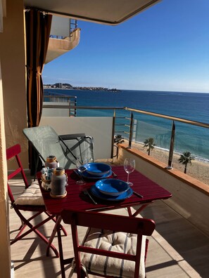 Outdoor dining - Beach studio loft Costa Brava (Calonge)