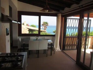 Interior - spectacular sea view (Villasimius)