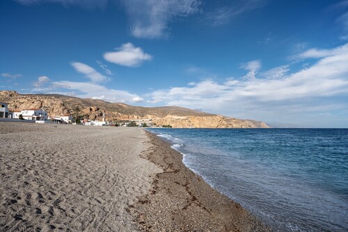 Apartment 'Maravillosa Cala' with Sea View, Shared Pool and Wi-Fi