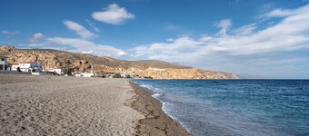 Apartment 'Maravillosa Cala' with Sea View, Shared Pool and Wi-Fi