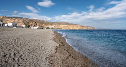 Apartment 'Maravillosa Cala' with Sea View, Shared Pool and Wi-Fi