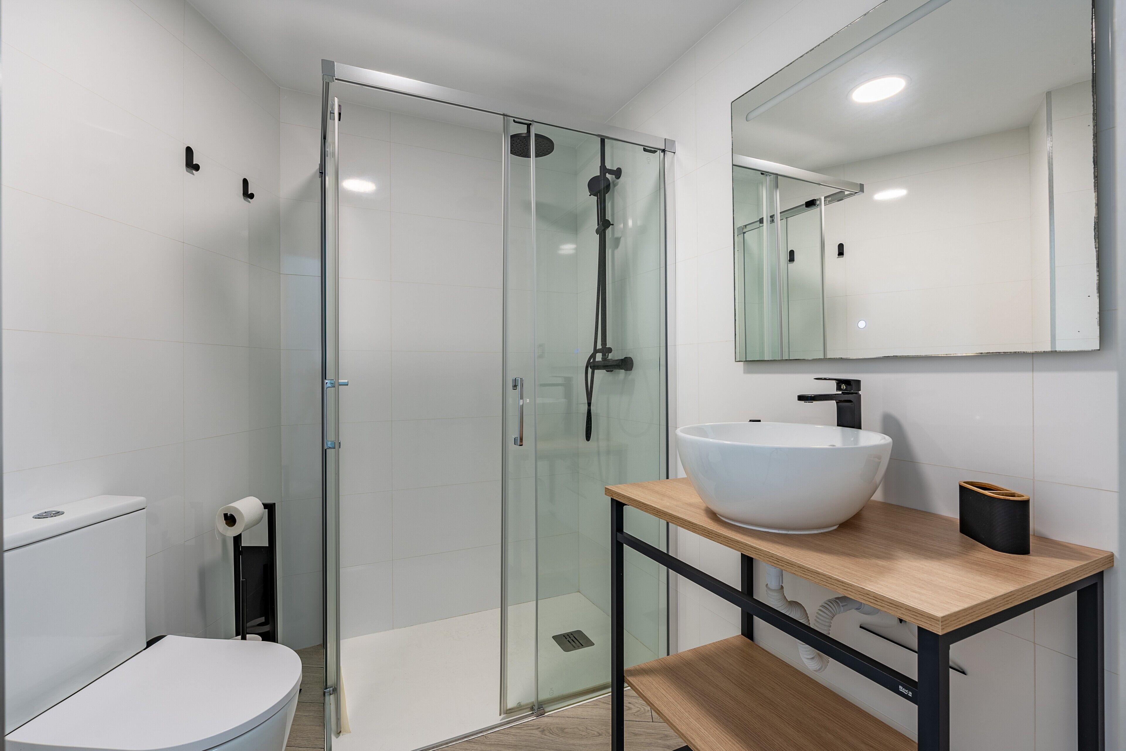Shower, towels