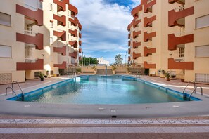 Pool - Apartment 'Maravillosa Cala' with Sea View, Shared Pool and Wi-Fi (Calahonda)