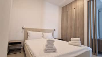 Deluxe Studio | Hypo-allergenic bedding, soundproofing, free WiFi, bed sheets