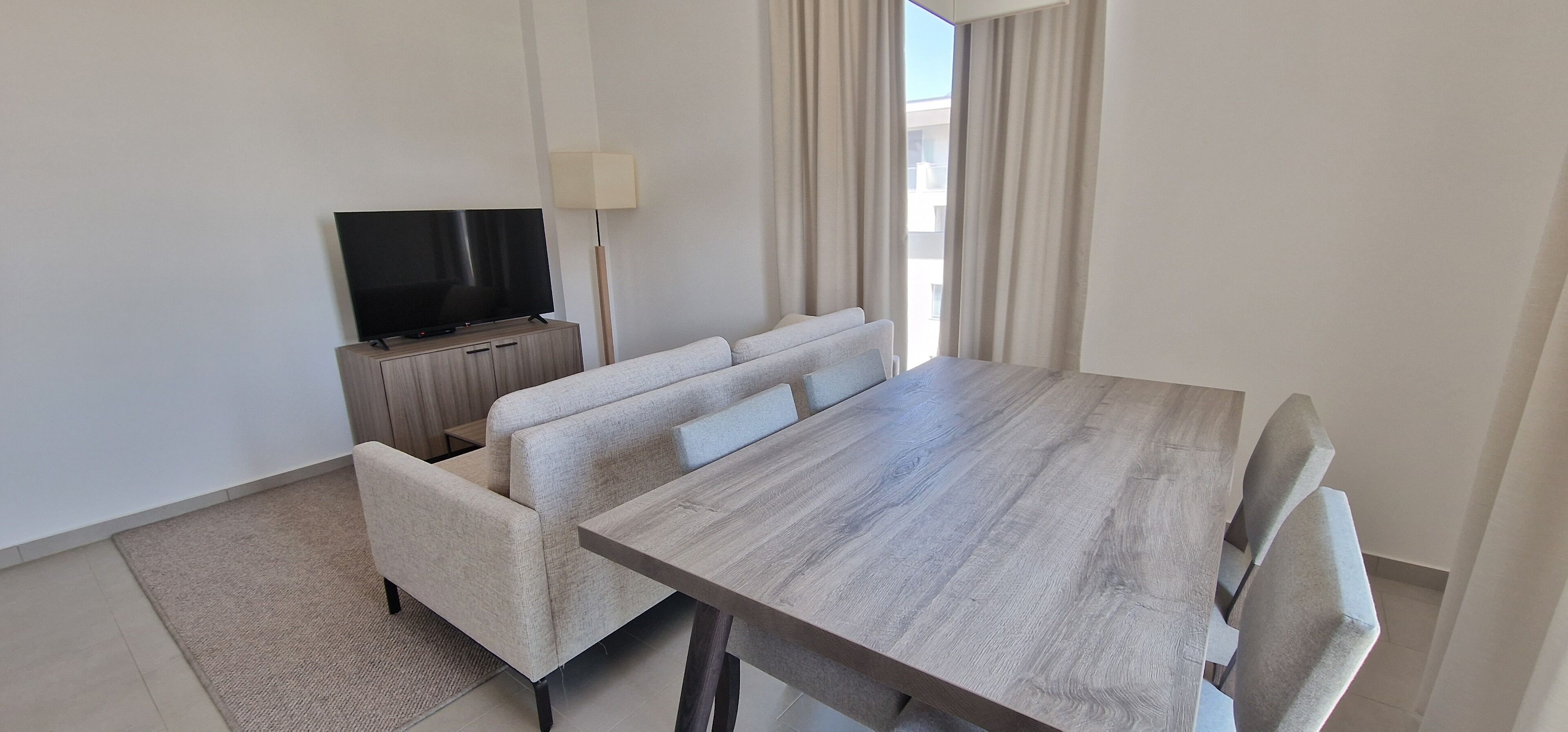 Studio Economy | Khu phòng khách | Smart TV 100-cm có truyền hình cáp, sàn nhà có sưởi 