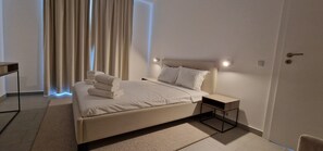 Deluxe-Apartment | Allergikerbettwaren, schallisolierte Zimmer, kostenloses WLAN