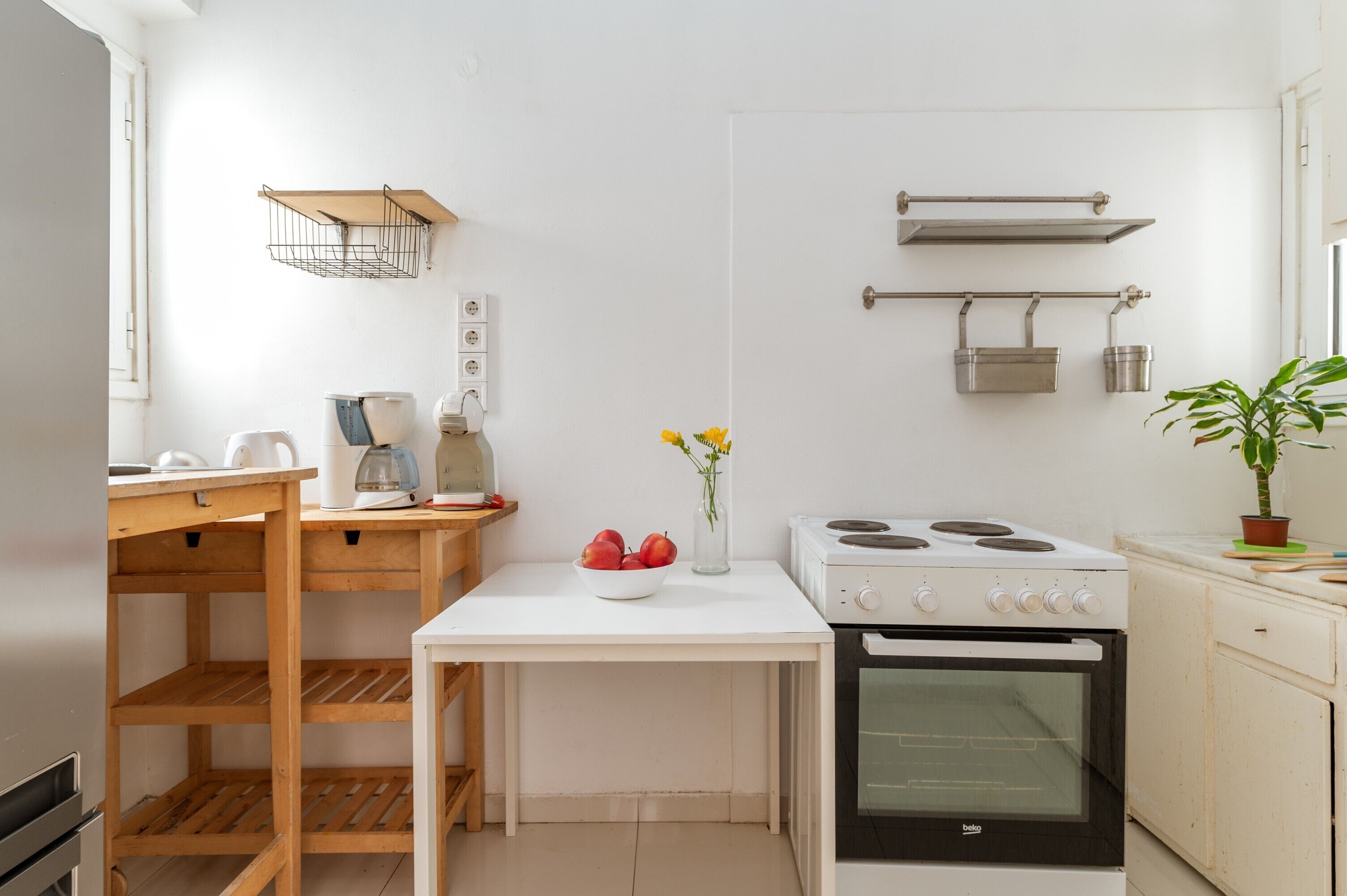 Refrigerador, microondas, horno, placa de cocina