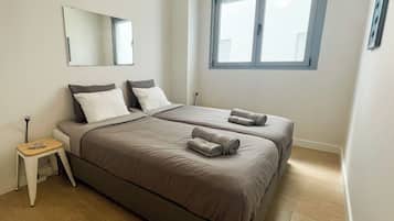 4 slaapkamers, een strijkplank/strijkijzer, gratis wifi, beddengoed